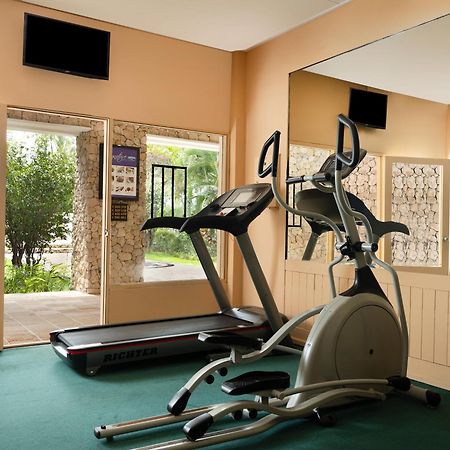 Mangsit Suites By Holiday Resort Lombok Екстер'єр фото