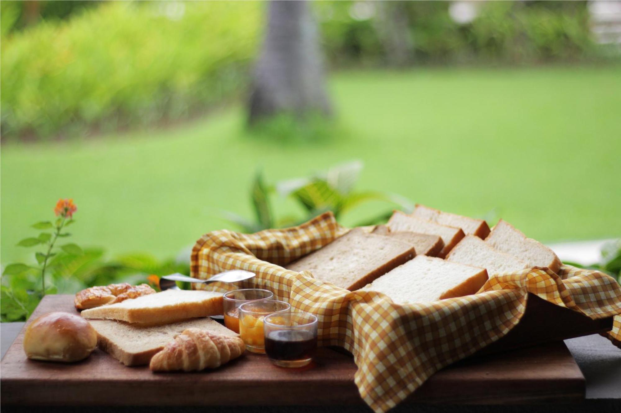 Mangsit Suites By Holiday Resort Lombok Екстер'єр фото
