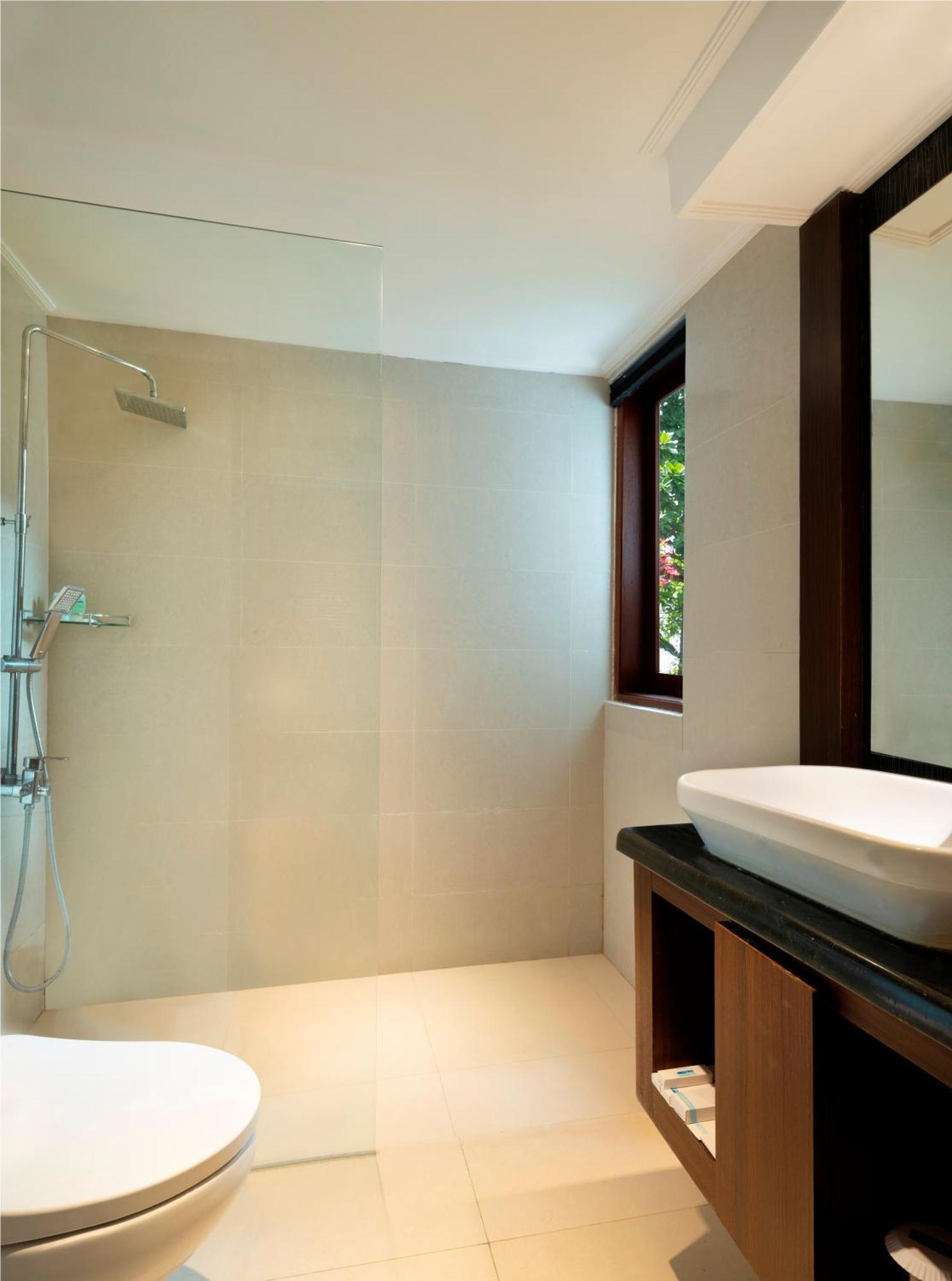Mangsit Suites By Holiday Resort Lombok Екстер'єр фото