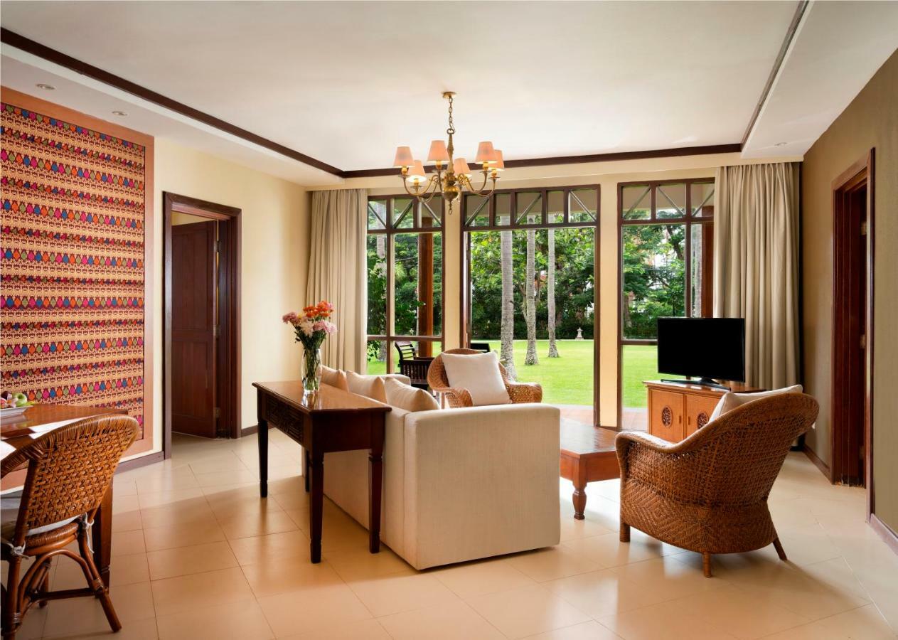 Mangsit Suites By Holiday Resort Lombok Екстер'єр фото